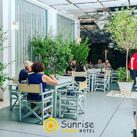 Sunrise Hotel Sarandë Esterno foto
