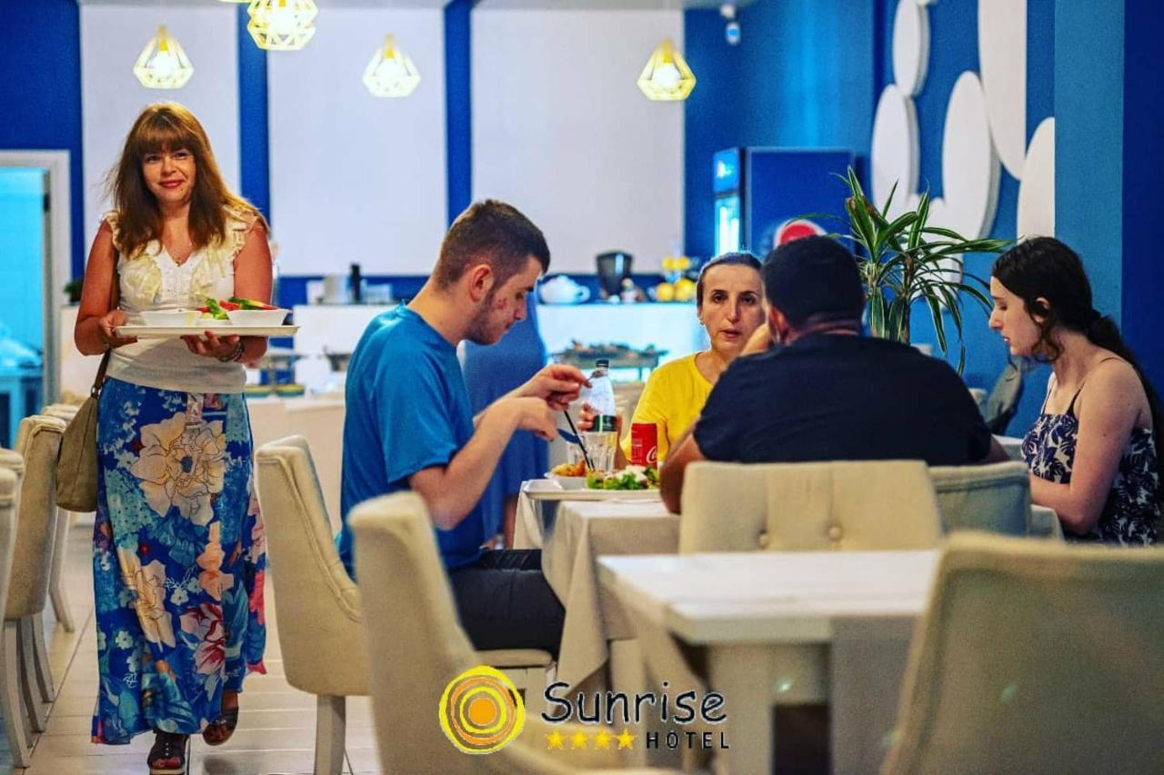 Sunrise Hotel Sarandë Esterno foto