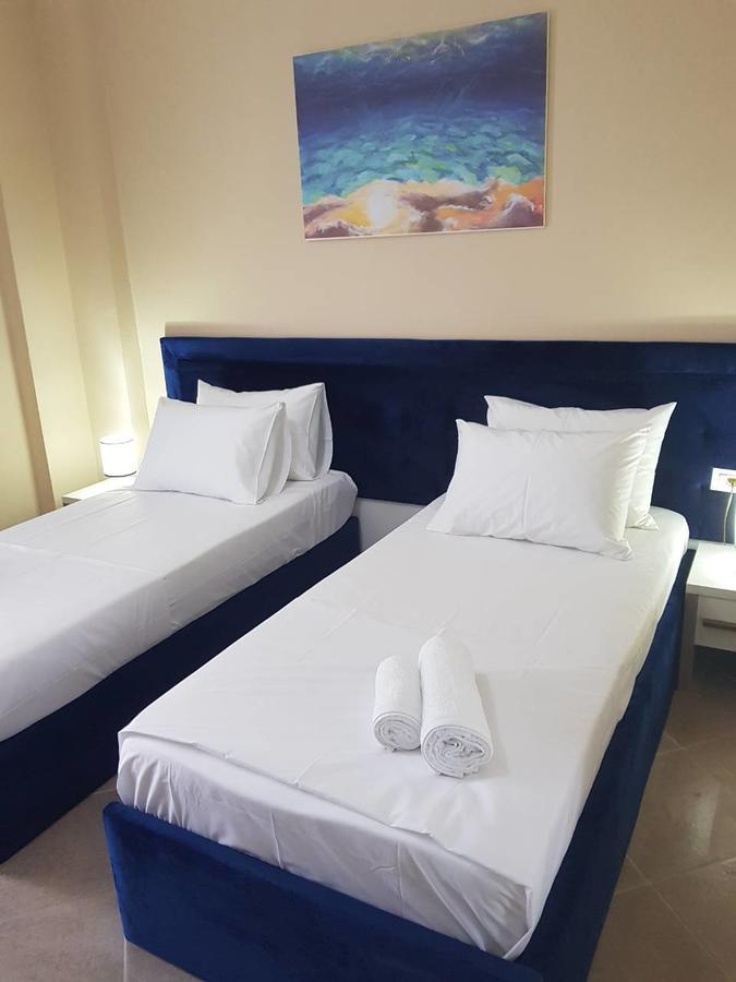 Sunrise Hotel Sarandë Esterno foto