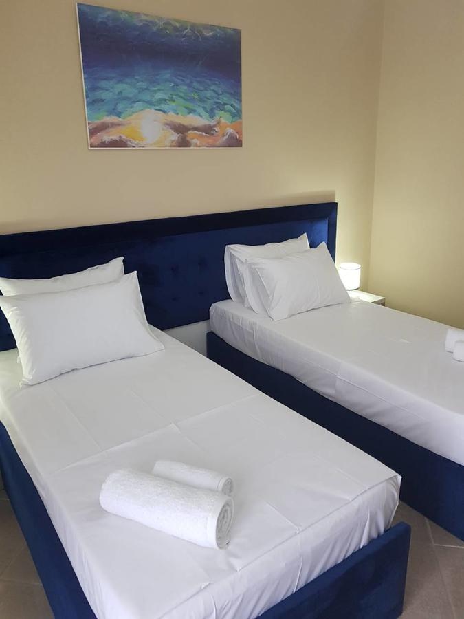 Sunrise Hotel Sarandë Esterno foto