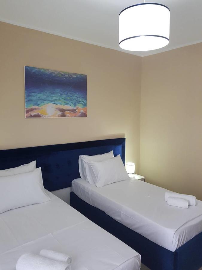 Sunrise Hotel Sarandë Esterno foto