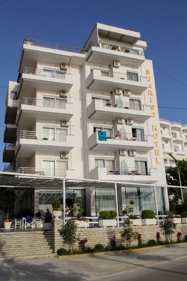 Sunrise Hotel Sarandë Esterno foto