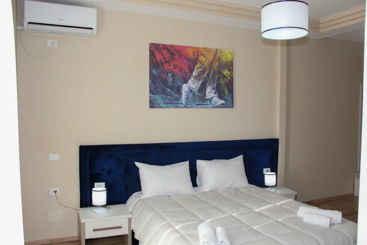 Sunrise Hotel Sarandë Esterno foto