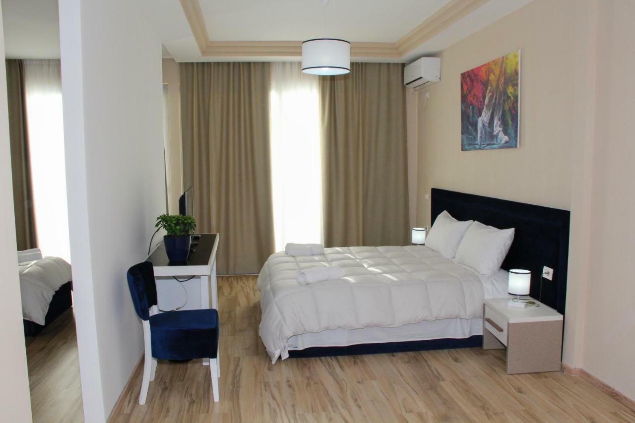 Sunrise Hotel Sarandë Esterno foto