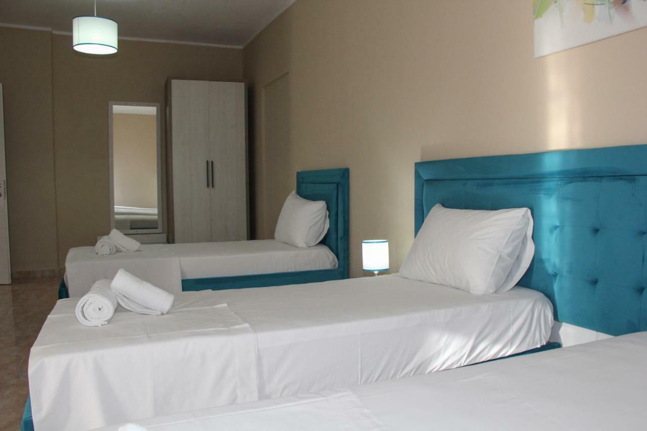 Sunrise Hotel Sarandë Esterno foto