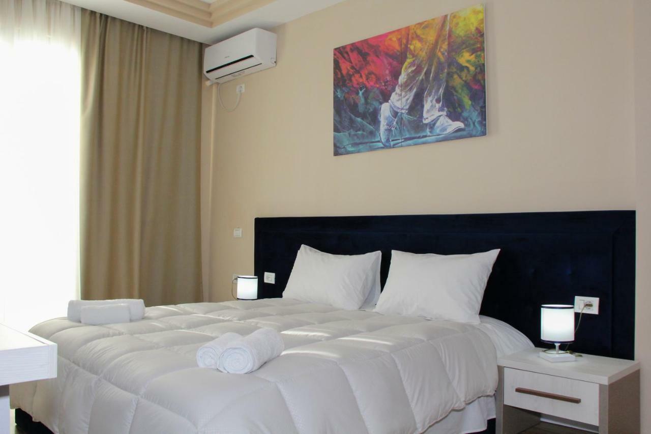 Sunrise Hotel Sarandë Esterno foto