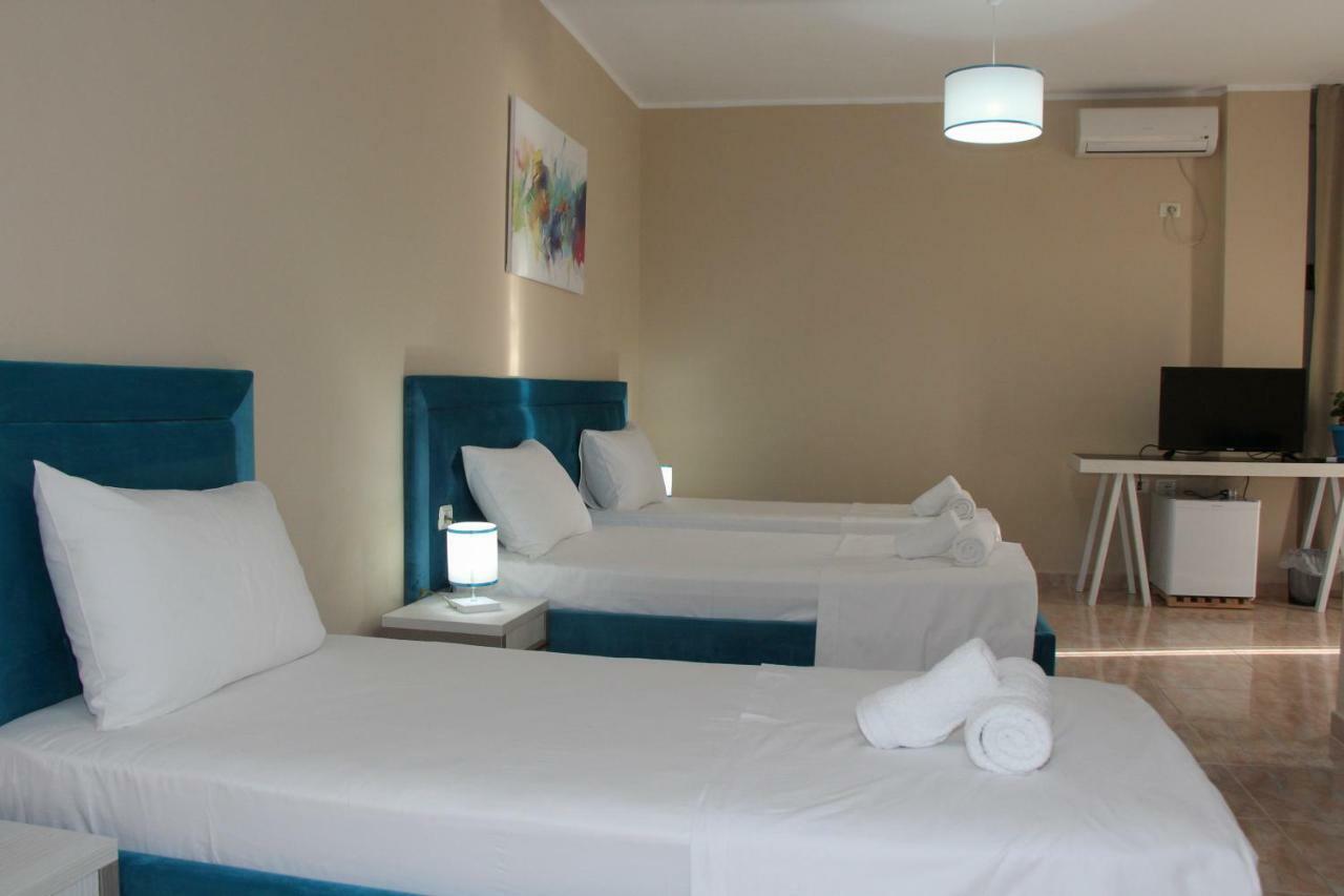 Sunrise Hotel Sarandë Esterno foto