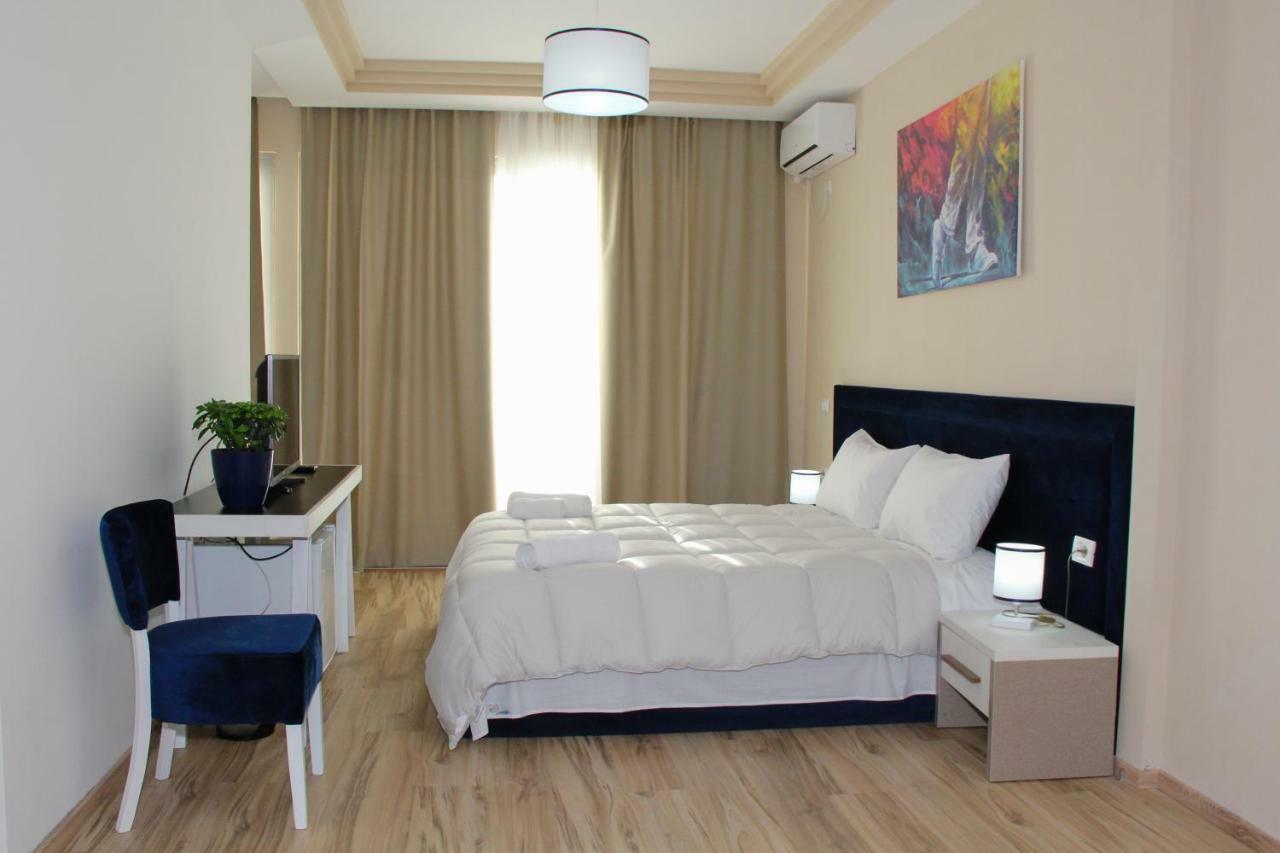 Sunrise Hotel Sarandë Esterno foto
