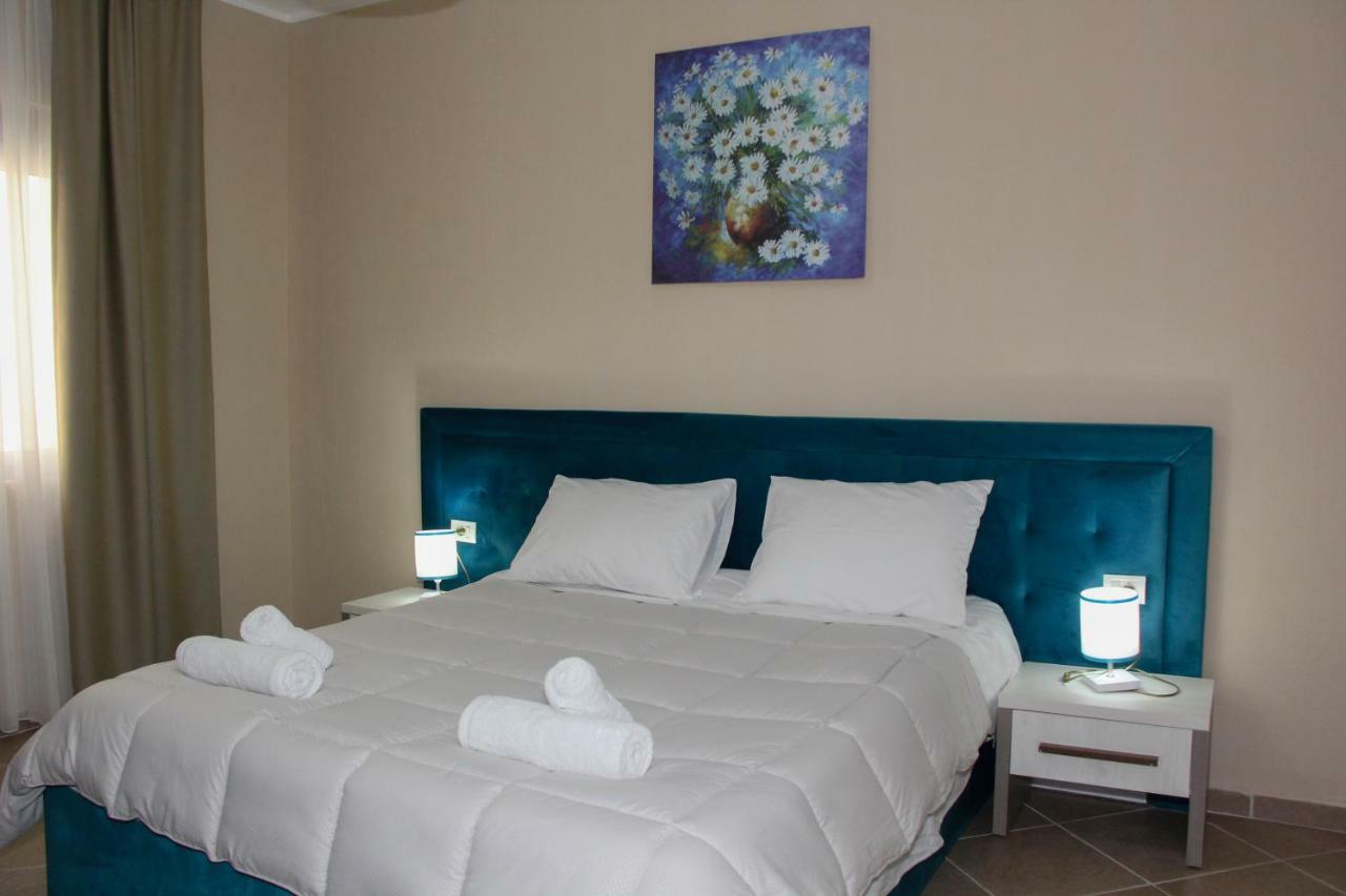 Sunrise Hotel Sarandë Esterno foto