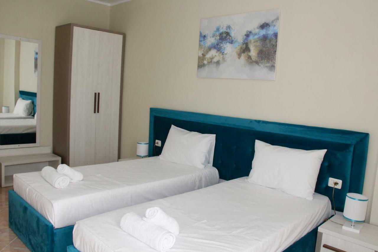 Sunrise Hotel Sarandë Esterno foto
